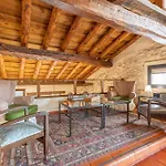 La Casona Y Casitas De Tabladillo *