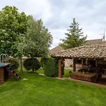 La Casona Y Casitas De Tabladillo *