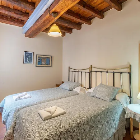 La Casona Y Casitas De Tabladillo *