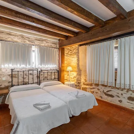 La Casona Y Casitas De Tabladillo *