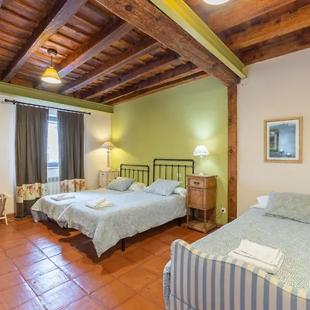 La Casona Y Casitas De Tabladillo Hébergement de vacances Santa Maria la Real de Nieva