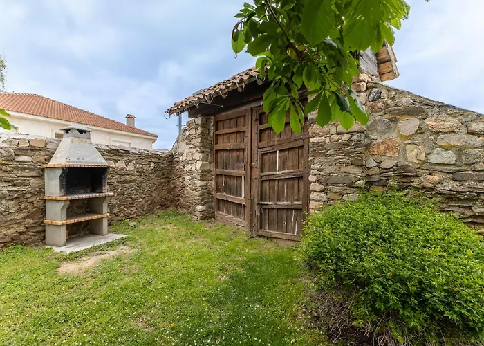 La Casona Y Casitas De Tabladillo *
